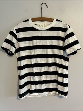 H&M small Black & White Stripe Crew Neck short sleeve T-shirt